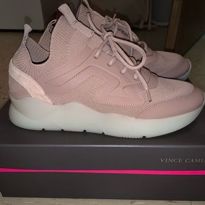 Vince Camutos- Leddenta knit sneakers
